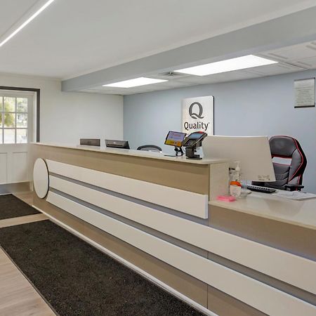 Quality Inn Smoketown  외부 사진