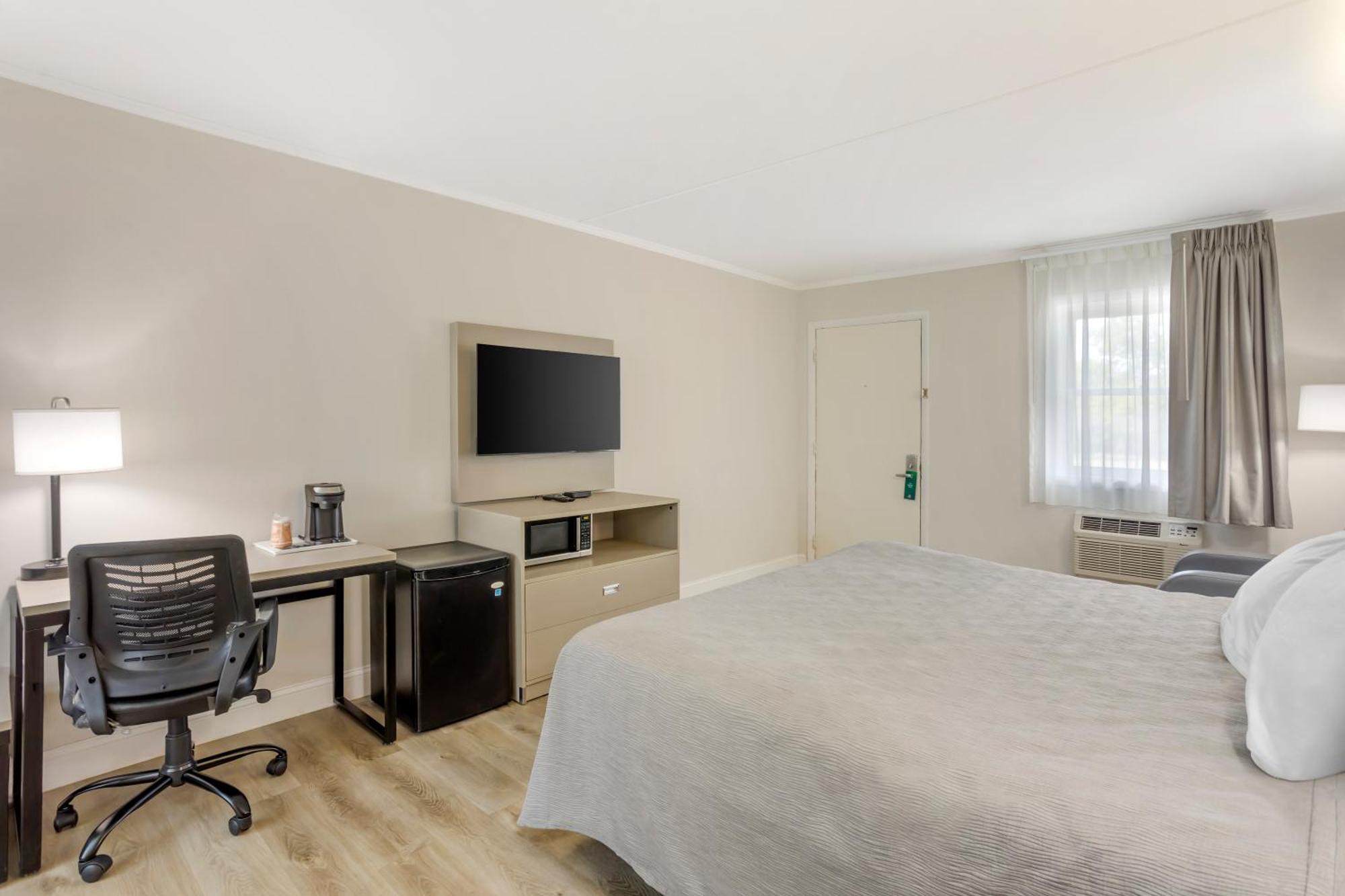 Quality Inn Smoketown  외부 사진