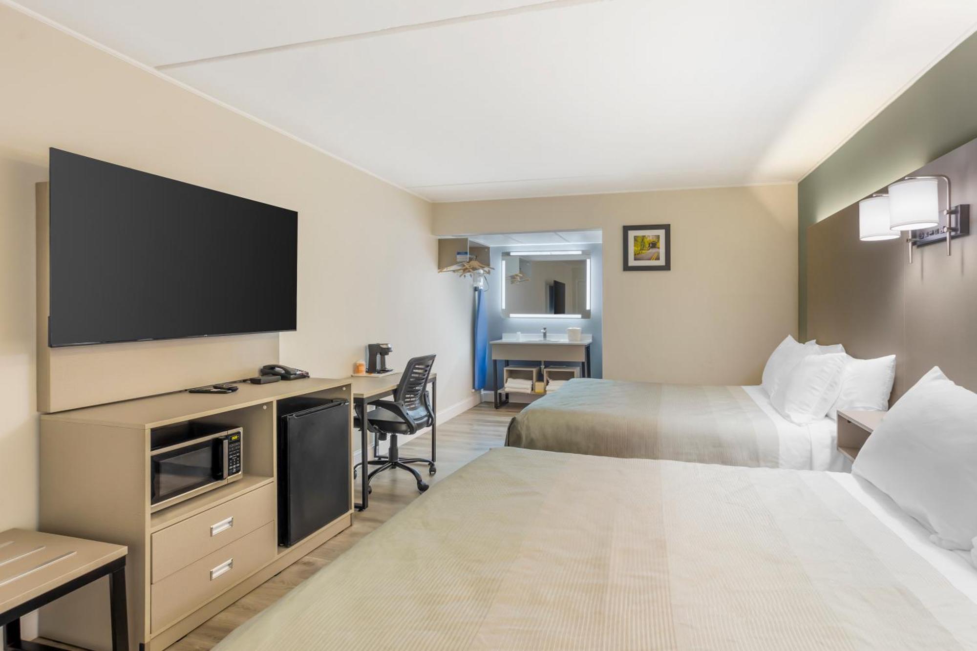 Quality Inn Smoketown  외부 사진