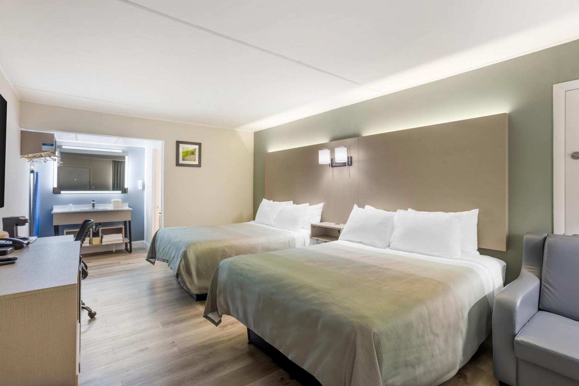 Quality Inn Smoketown  외부 사진