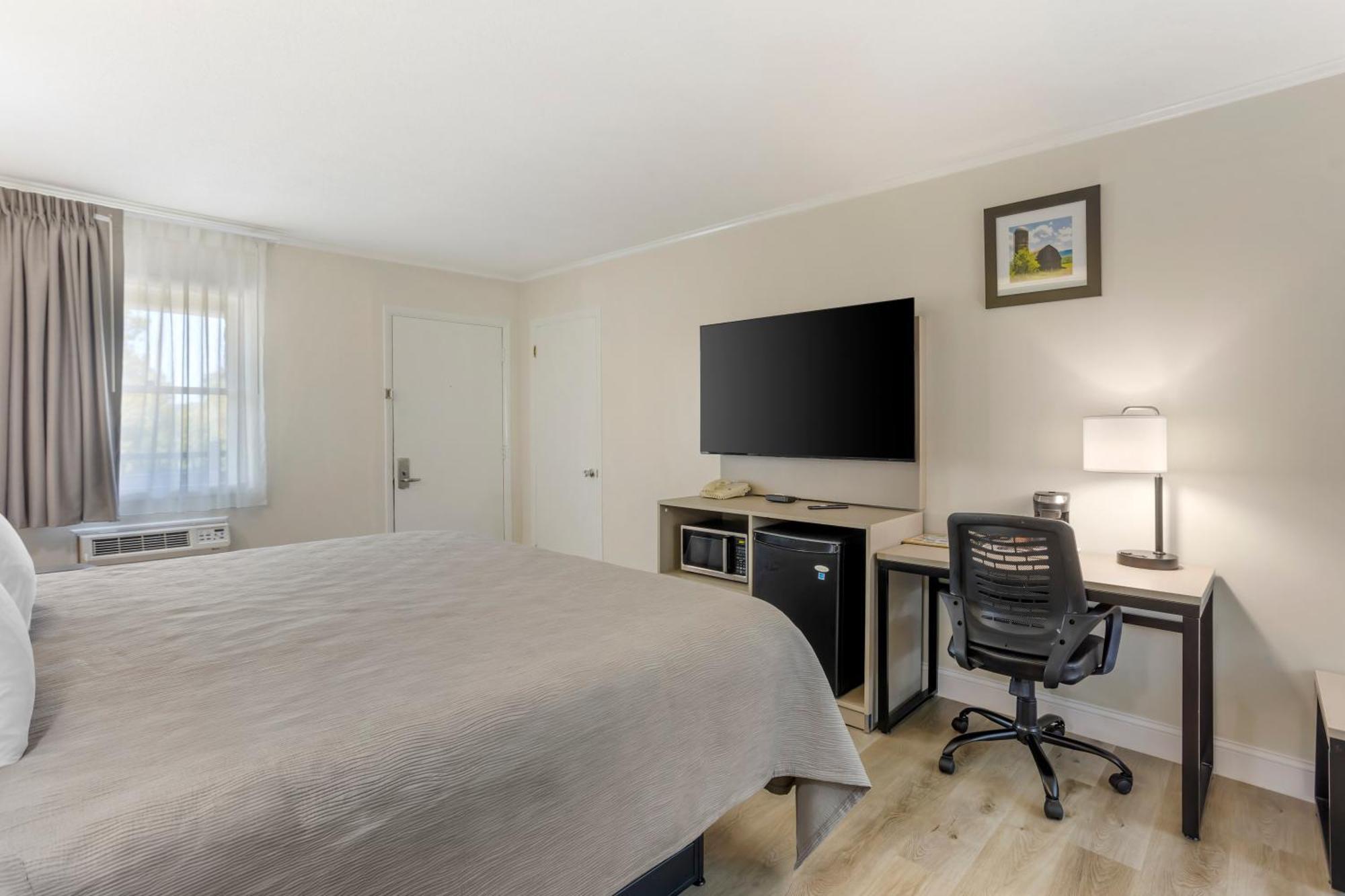Quality Inn Smoketown  외부 사진