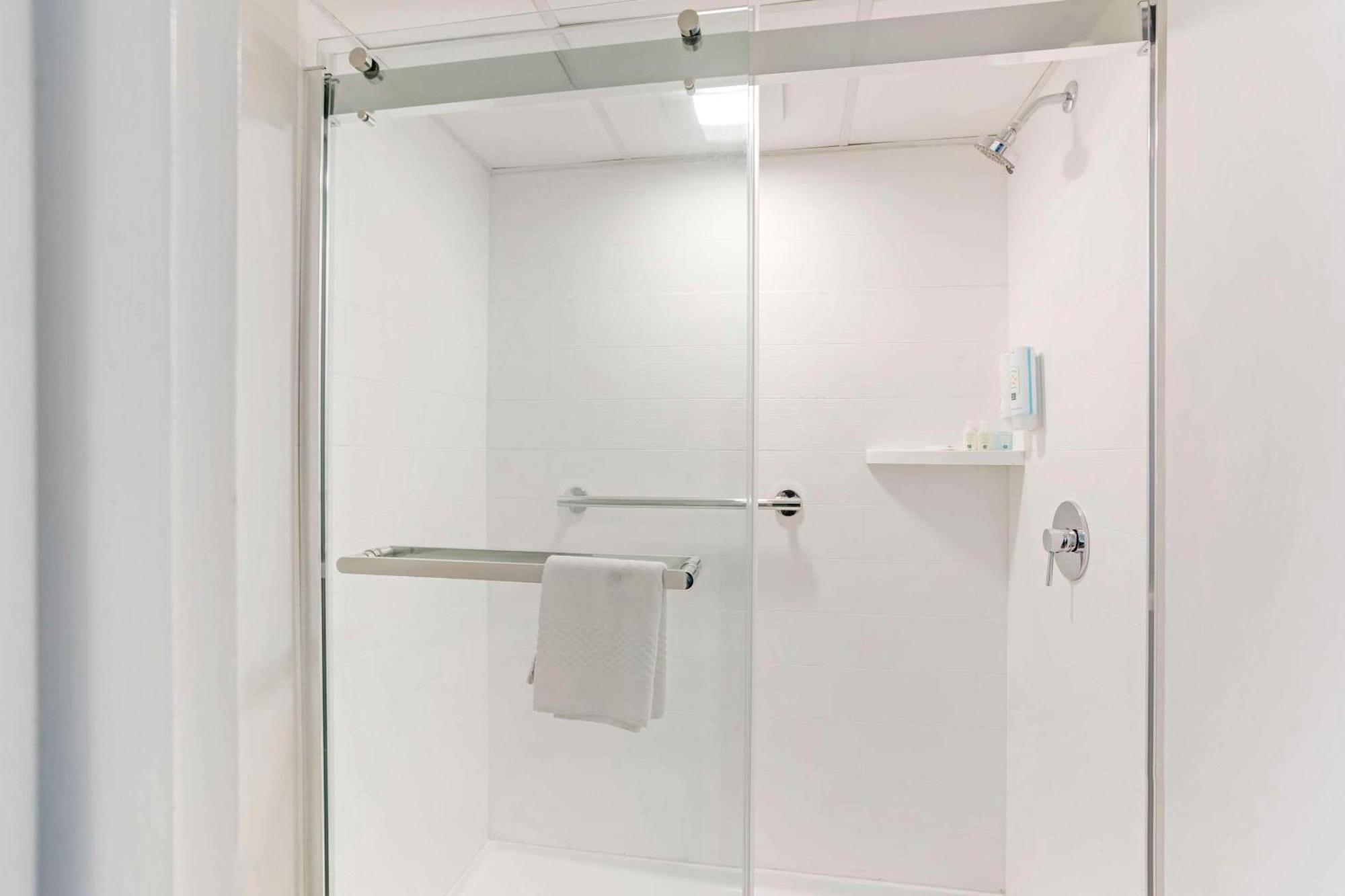 Quality Inn Smoketown  외부 사진