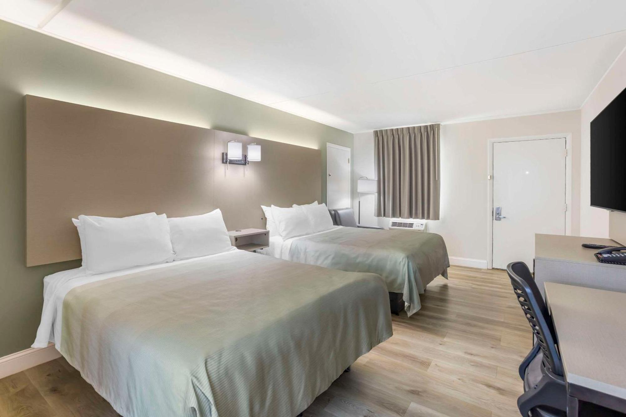 Quality Inn Smoketown  외부 사진