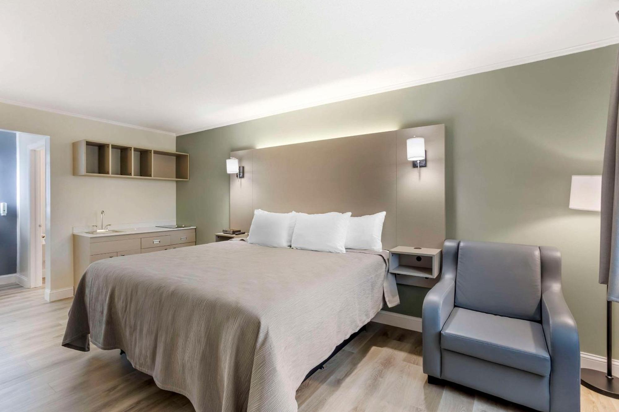 Quality Inn Smoketown  외부 사진